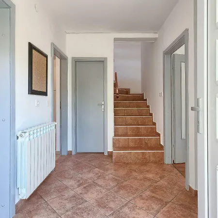 Gojak By Interhome Pula