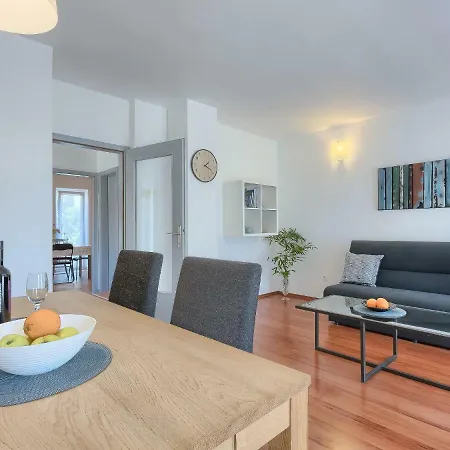 Gojak By Interhome