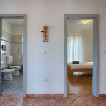 Gojak By Interhome *