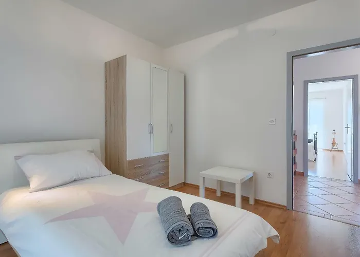 Gojak By Interhome Casa vacanze