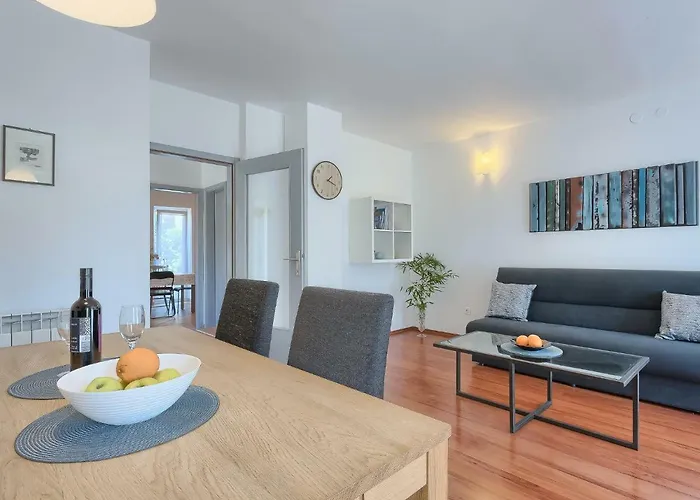 Gojak By Interhome