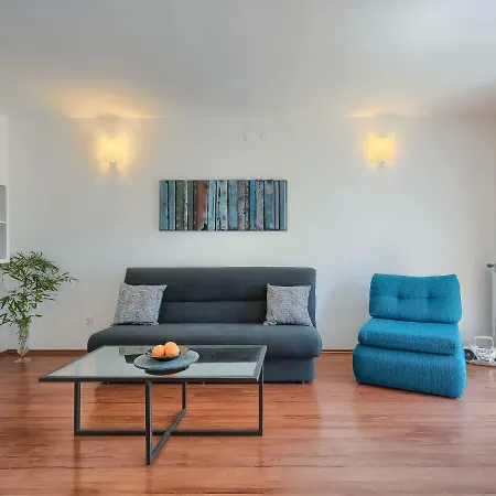 Gojak By Interhome Сasa de vacaciones *