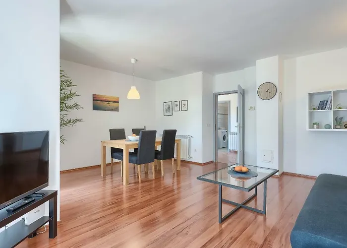 Gojak By Interhome Tatil Evi